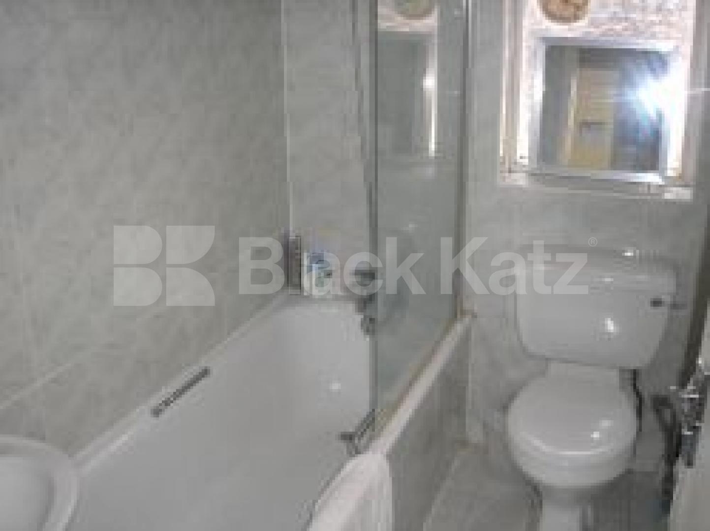 			3 Bedroom, 1 bath, 1 reception Flat			 Grafton Road, KENTISH TOWN NW5